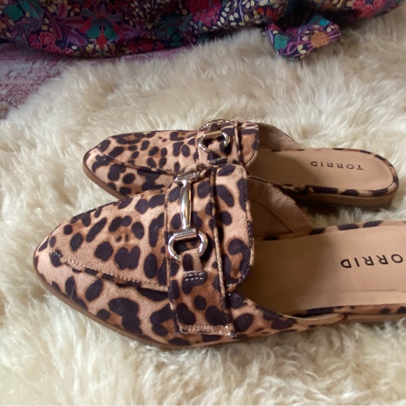 Torrid size 8 leopard mules - Picture 2 of 5